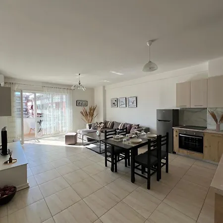 Moon Center Apartment *